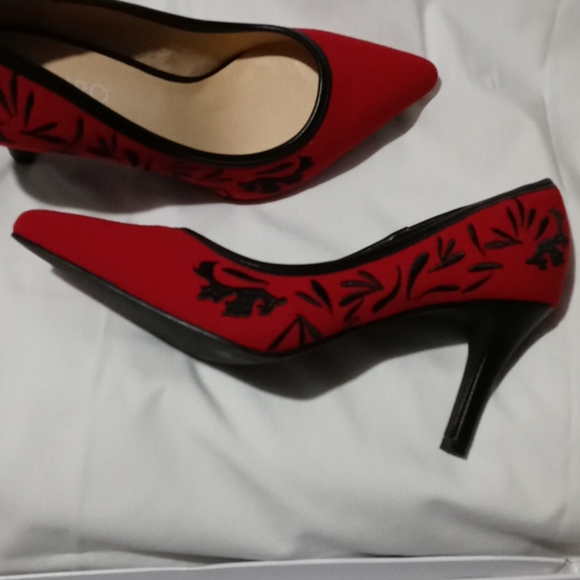 Ashro - Picture 2 of 6